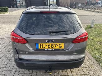 Ford Focus 1.0 TREND EDITION LICHTE SCHADE! BOUWJAAR 2015  3750 EURO picture 3