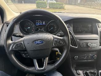 Ford Focus 1.0 TREND EDITION LICHTE SCHADE! BOUWJAAR 2015  3750 EURO picture 10