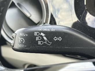 Volkswagen Up! 1.0 HIGH UP! BOUWJAAR 2013 LICHTE SCHADE 3700 EURO picture 13