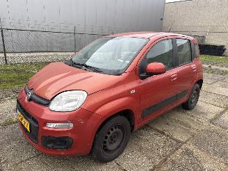 Auto incidentate Fiat Panda 0.9 TWIN AIR EDIZIONE COOL BOUWJAAR 2013  61325KM  1350 EURO 2013/9