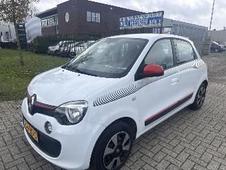 Damaged car Renault Twingo 1.0SCe LICHTE RIJDBARE SCHADE! BOUWJAAR 2017 88000 KM 4250 EURO 2017/6