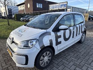 Schadeauto Volkswagen Up! 1.0 UP! COMPLETE UITVOERING RIJDBAAR BOUWJAAR 2020 4999 VAST 2020/11