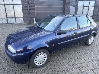 Vaurioauto  passenger cars Ford Fiesta 1.3-16V FORZA 5 DEURS 74510 KM  VASTE PRIJS 699 EURO 1998/8