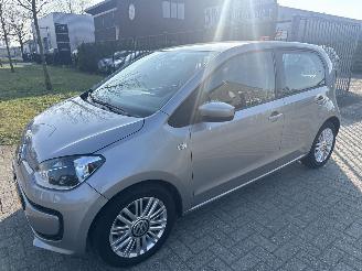 Schadeauto Volkswagen Up! 1.0 BLEUMOTION 111000 KM NAP BOUWJAAR 2016 SCHERP! 4850 EURO 2016/7