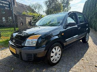 Vaurioauto  passenger cars Ford Fusion 1.4 COOL & SOUND AIRCO NETTE AUTO 2010/1