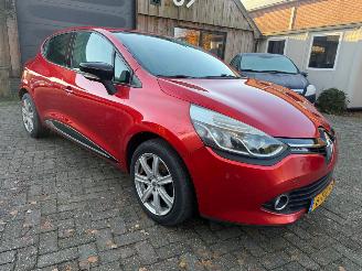 Schadeauto Renault Clio 0.9 TCE AIRCO NAVI NL AUTO 2014/1