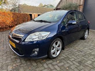 Vaurioauto  passenger cars Toyota Auris 1.8 FULL HYBRID KM NAP NL AUTO 2010/8