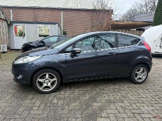 Ford Fiesta 1.6 TDCI GHIA AIRCO STOELVERWARMING SPORTVELGEN picture 12