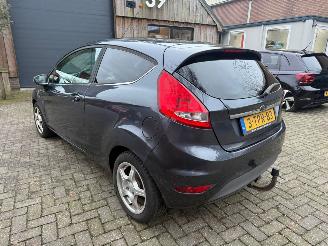 Ford Fiesta 1.6 TDCI GHIA AIRCO STOELVERWARMING SPORTVELGEN picture 4