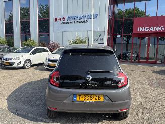 Coche siniestrado Renault Twingo URBAN NIGHT 22 KWH 2023/9