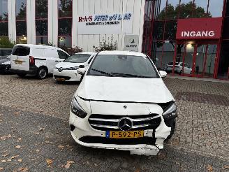 damaged passenger cars Mercedes B-klasse B200 D 2022/5