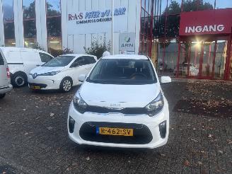Damaged car Kia Picanto 1.0 Comfortline 2022/1