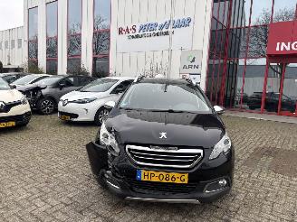 skadebil auto Peugeot 2008 1.2 81 KW AUTOMAAT 2015/12