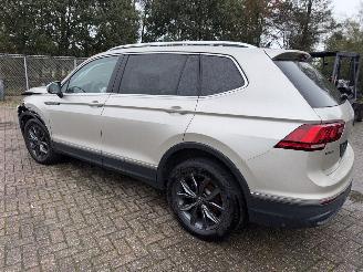 Damaged car Volkswagen Tiguan 1.5 TSi - 110 Kw DSG AllSpace Elegance 2023/12