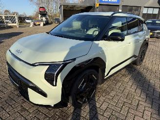 damaged passenger cars Kia EV3 GT- Line. 150 Kw     Battery 81 Kw/h 2025/9