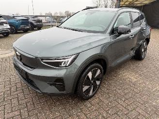 Vaurioauto  passenger cars Volvo EX40 Extended Range 180 Kw 2025/10