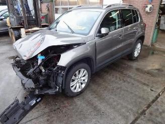 Salvage car Volkswagen Tiguan Tiguan (5N1/2), SUV, 2007 / 2018 2.0 TDI 16V 4Motion 2008/7