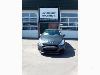 Salvage car Peugeot 208 208 I (CA/CC/CK/CL), Hatchback, 2012 / 2019 1.6 Blue HDi 100 2015/12
