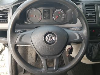 Volkswagen Transporter 2.0 TDI L2H1 Comfortline picture 21