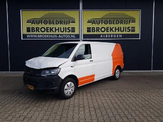 krockskadad bil bedrijf Volkswagen Transporter 2.0 TDI L2H1 Comfortline 2019/9
