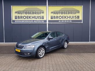uszkodzony samochody osobowe Skoda Octavia 2.0 TDI Greentech Style Business 2017/1
