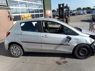 Toyota Yaris Yaris III (P13), Hatchback, 2010 / 2020 1.5 16V Hybrid picture 2