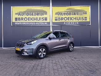 damaged passenger cars Kia Niro 1.6 GDi Hybrid ExecutiveLine 2017/11