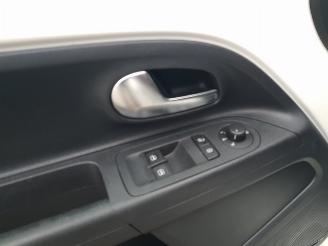 Volkswagen Up! 1.0 EcoFuel move up! picture 18