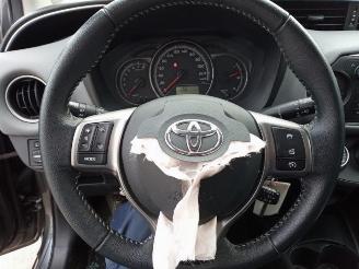 Toyota Yaris Yaris III (P13), Hatchback, 2010 / 2020 1.33 16V Dual VVT-I picture 20