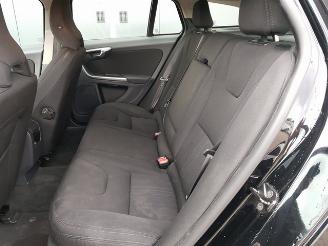 Volvo V-60 1.6 D2 Momentum picture 16
