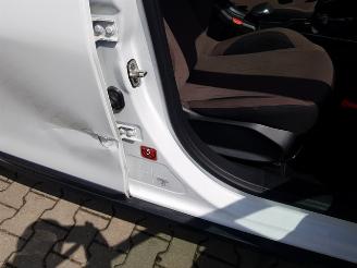 Peugeot 2008 1.2 PureTech Active picture 13