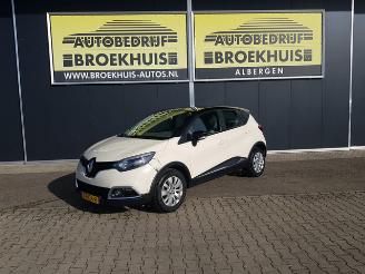 krockskadad bil auto Renault Captur 0.9 TCe Expression 2014/6