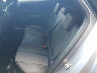 Peugeot e-2008 EV Allure Pack 50 kWh picture 18