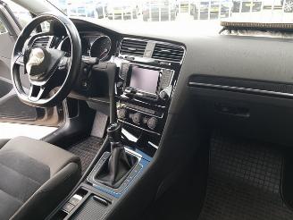 Volkswagen Golf 1.6 TDI Highline picture 16