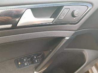 Volkswagen Golf 1.6 TDI Highline picture 22