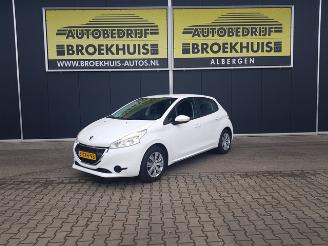 Schadeauto Peugeot 208 1.0 VTi Active 2013/10