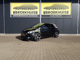 krockskadad bil auto Peugeot 208 1.6 THP GTi 2014/9