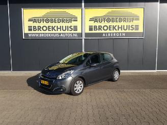 Schadeauto Peugeot 208 1.2 PureTech Blue Lion 2017/6