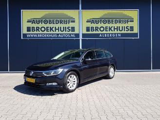 Schadeauto Volkswagen Passat Variant 1.6 TDI Comfortline 2015/6