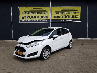 damaged passenger cars Ford Fiesta 1.0 Style 2016/3
