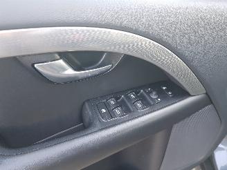 Volvo V-70 2.4D Momentum picture 27