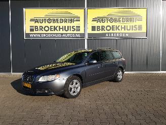 Schadeauto Volvo V-70 2.4D Momentum 2008/9