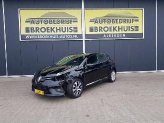 Vaurioauto  passenger cars Renault Clio 1.0 TCe Intens 2021/12
