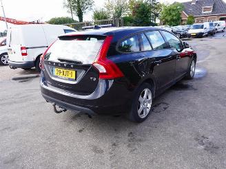 krockskadad bil auto Volvo V-60 1.6 16v T3 2012/1