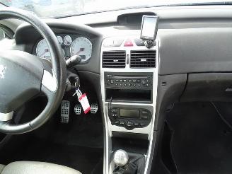 Peugeot 307 2.0 16v picture 6