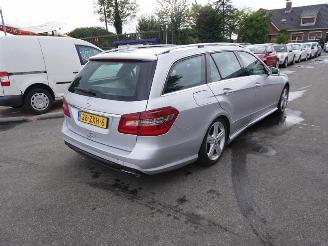 krockskadad bil auto Mercedes E-klasse Estate 200 CDi Avantgarde 2013/3