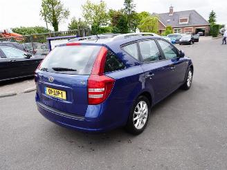 Unfallwagen Kia Cee d Sporty Wagon 1.4 16V 2009/6