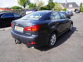 Vaurioauto  passenger cars Lexus IS 220 d 2006/5