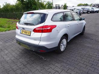 Coche siniestrado Ford Focus Wagon 1.0 EcoBoost 2017/11