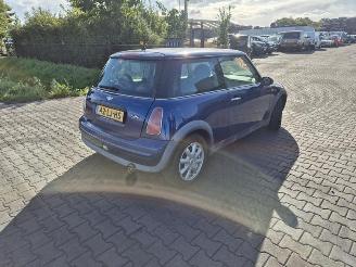 Coche siniestrado Mini Cooper 1.6 16V One (W10-B16A) 2003/2